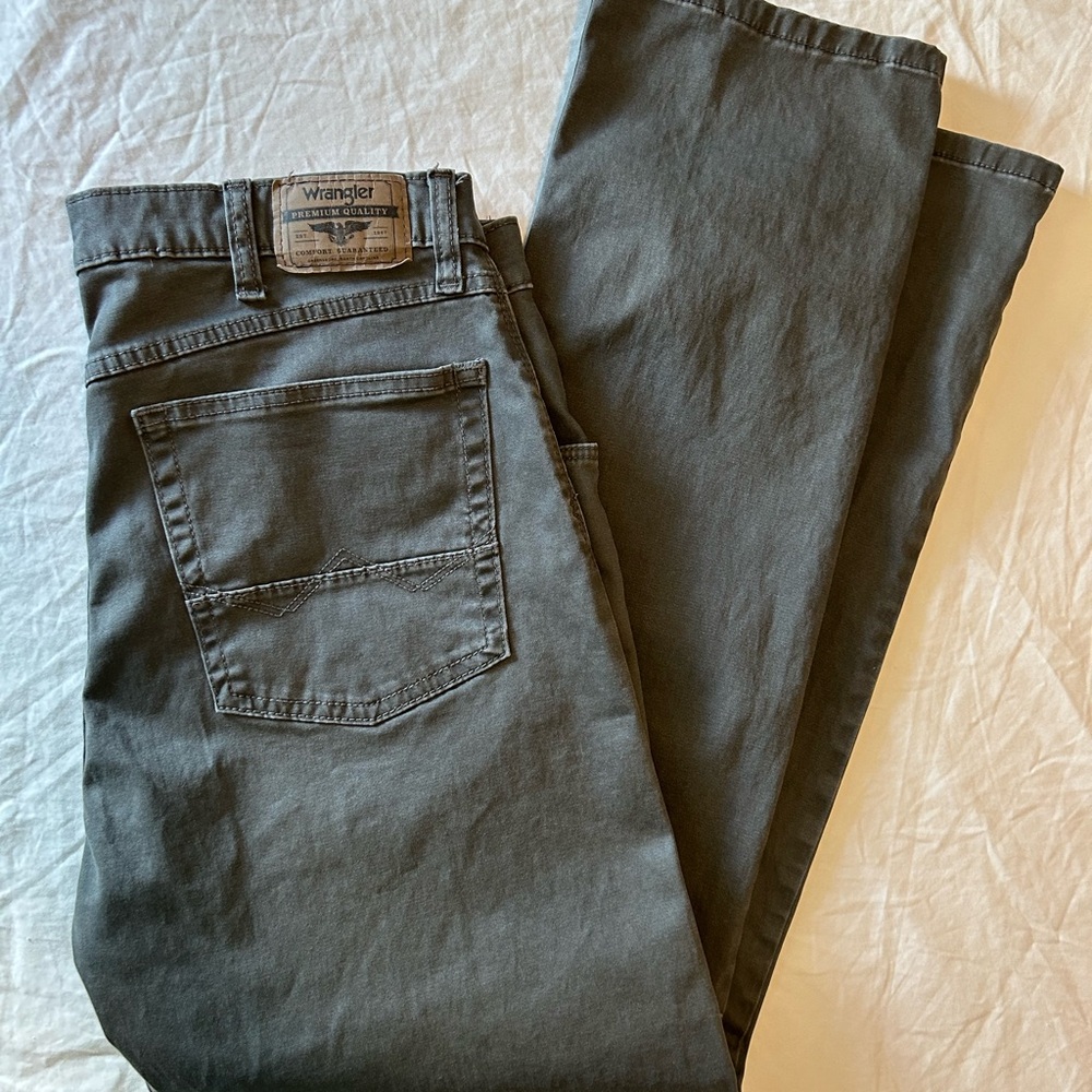 Wrangler Men's Charcoal Jeans